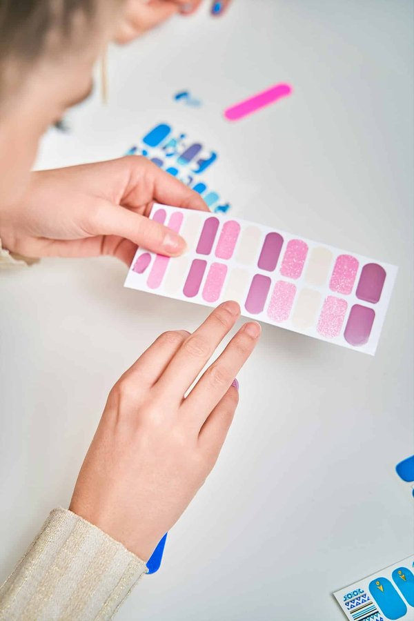 Guide ultime des autocollants ongle tendance